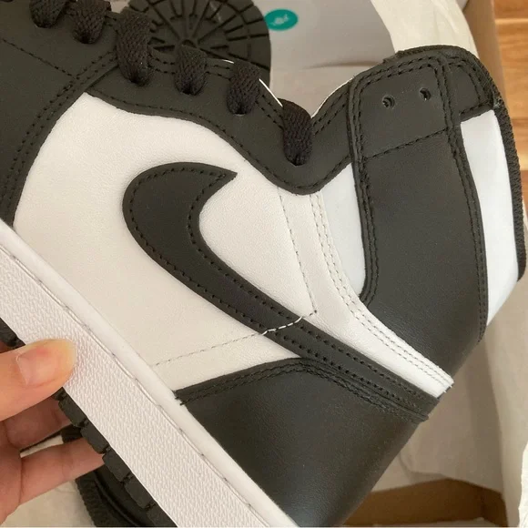 Nike Air Jordan 1 Retro High OG Black White 555088-010 Mens Size 10 - Picture 6 of 10